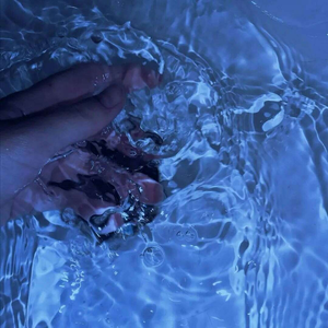 亚洲妓女毛茸茸的撤尿
